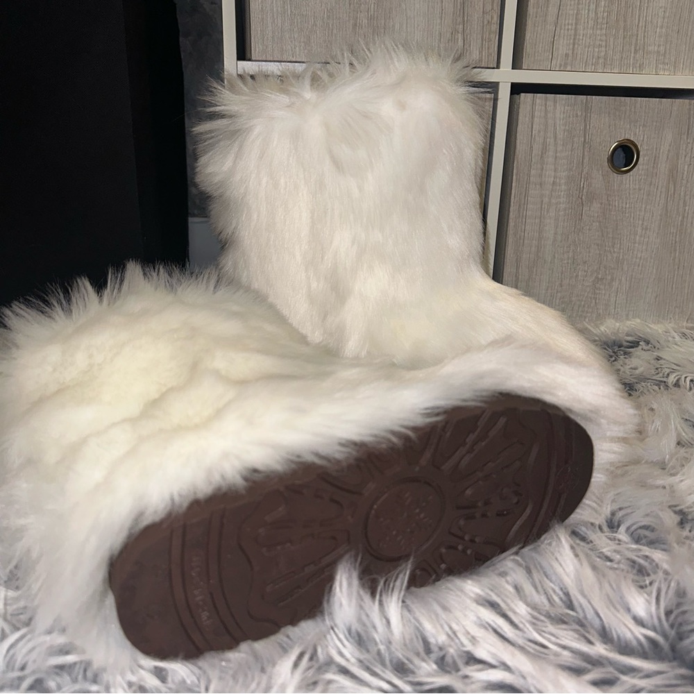 SOLD-WHITE FAUX FUR BOOTS FLUFFY MID-CALF WINTER BOOTS